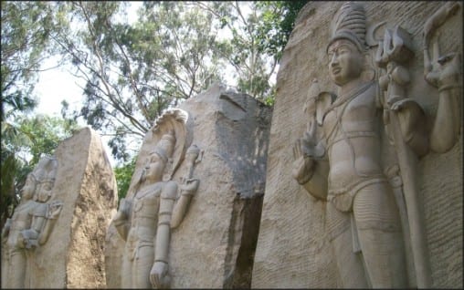 img: temple carvings