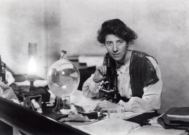 Marie Stopes in her laboratory 1904 © Marie Stopes International Australia